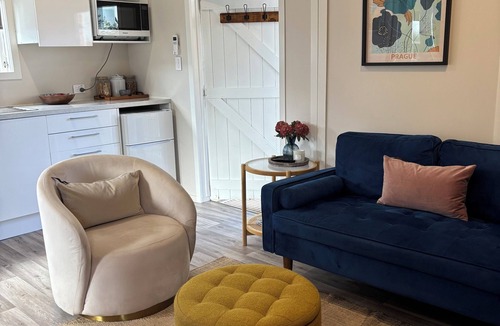 Whakatane Apartment | Cosy and comfortable studio for two, a breakaway worth exploring.