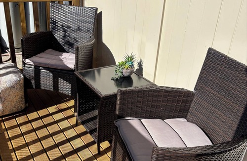 Whakatane Apartment | Cosy and comfortable studio for two, a breakaway worth exploring.