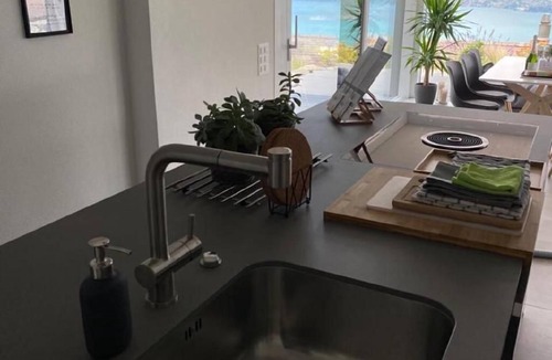 Krattigen Apartment | Cosy and modern flat with panoramic views