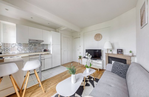 Enghien-les-Bains Apartment | Cosy and quiet T2 at the foot of the station - lake & casino 200 away