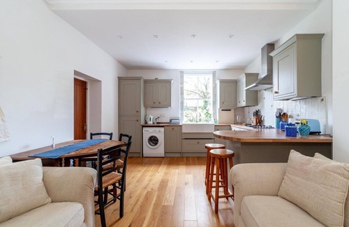 Vassall Apartment | Cosy and Spacious Home
