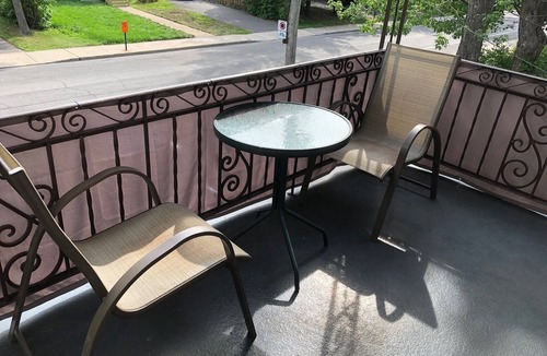 Longueuil House | Cosy and warm place close to city center