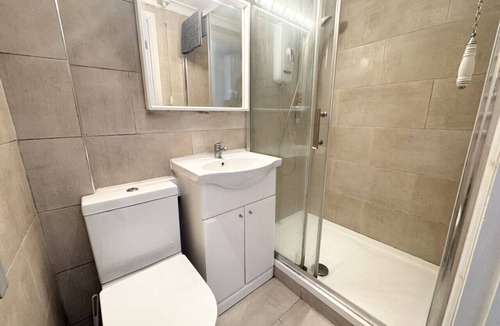 Marlow Condo | Cosy annexe, self contained, with parking