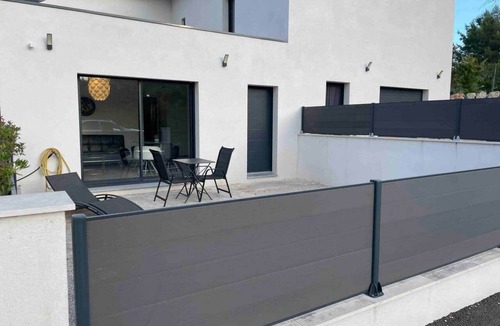 Le Puy-Sainte-Reparade Apartment | Cosy apartment with terrace