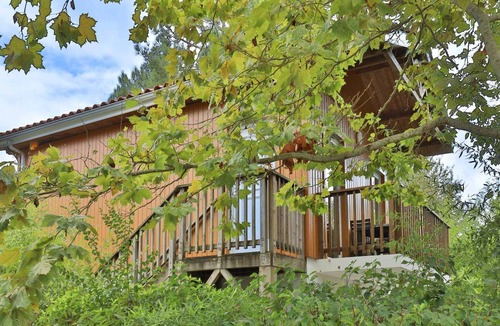 Parentis-en-Born Apartment | Cosy apartment with private balcony