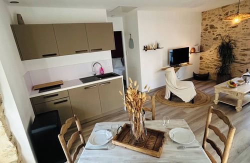 Le Boupere Apartment | Cosy apartment 16 minutes from Puy du Fou