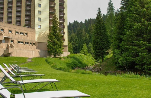 San Bernardino Apartment | Cosy apartment for 4 guests with WIFI, pool, TV, balcony, pets allowed and panoramic view