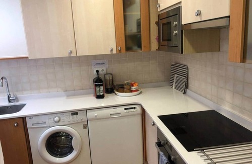 Uribarri Apartment | COSY APARTMENT closed to RIVERSIDE & Parking