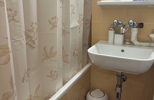 Le Prieure Apartment | Cosy Apartment - Entire Use Jan-Feb 2026 Available