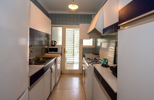 Arenys de Mar Apartment | Cosy apartment for 5 people with pool, WIFI, TV and balcony