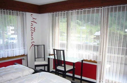 Saas Almagell Apartment | Cosy apartment for 7 people with TV, balcony, pets allowed and parking