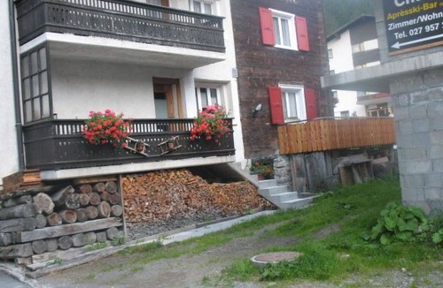 Saas Almagell Apartment | Cosy apartment for 6 people with WIFI and TV