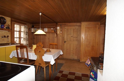 Boltigen Apartment | Cosy apartment for 5 guests with WIFI and balcony