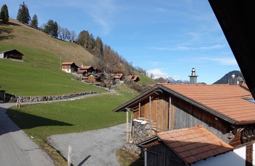 Boltigen Apartment | Cosy apartment for 5 guests with WIFI and balcony