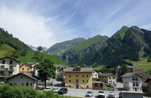 Blenio Apartment | Cosy apartment for 4 people with WIFI, TV, patio, pets allowed and panoramic view