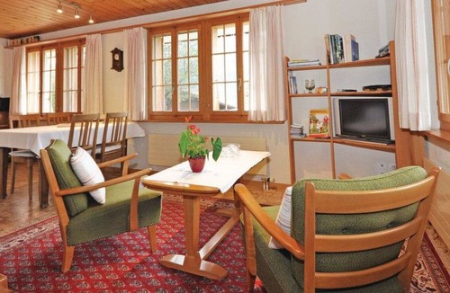 Frutigen Apartment | Cosy apartment for 2 guests with WIFI, TV, balcony and parking