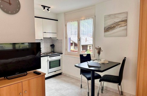 Saas-Balen Apartment | Cosy apartment for 2 guests with WIFI, TV, balcony and pets allowed