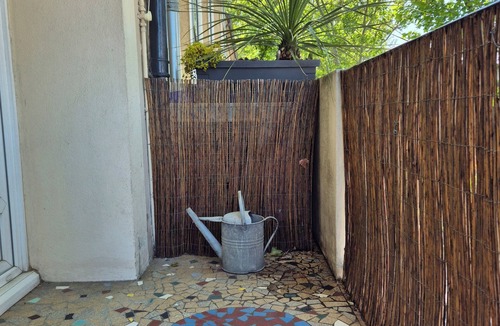Centre Historique Apartment | Cosy apartment for 2 - 6 people with salon, fully equipped kitchen, office space