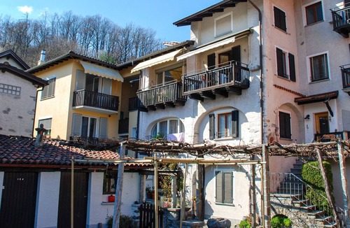 Losone Apartment | Cosy apartment for 2 guests with WIFI, TV, balcony, panoramic view and parking