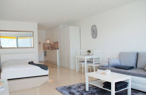 Locarno Apartment | Cosy apartment for 2 people with pool, WIFI, TV, patio and panoramic view
