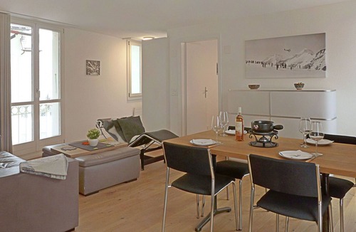 Wengen Apartment | Cosy apartment for 2 people with WIFI, TV and balcony