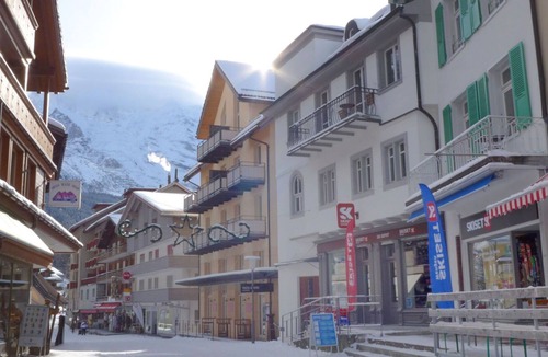 Wengen Apartment | Cosy apartment for 2 people with WIFI, TV and balcony