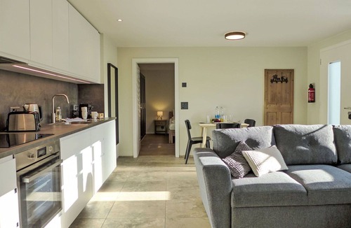 Krattigen Apartment | Cosy apartment for 3 guests with WIFI, TV, terrace and panoramic view