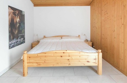 Adelboden Apartment | Cosy apartment for 4 guests with WIFI, TV, balcony and parking