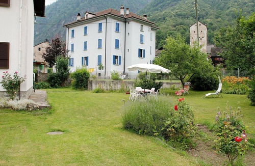 Chironico Apartment | Cosy apartment for 4 guests with WIFI, TV, balcony and panoramic view