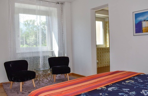 Magadino Apartment | Cosy apartment for 4 guests with WIFI, TV, balcony, pets allowed, panoramic view and parking