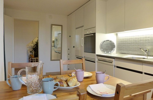 Unterseen Apartment | Cosy apartment for 4 people with WIFI, TV and patio