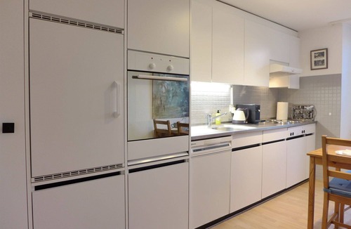 Unterseen Apartment | Cosy apartment for 4 people with WIFI, TV and patio