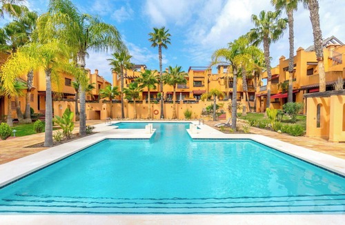 San Miguel de Salinas Apartment | Cosy apartment for 4 guests with WIFI, pool, A/C, TV and patio