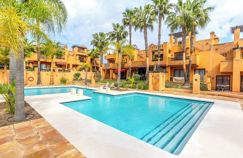 San Miguel de Salinas Apartment | Cosy apartment for 4 guests with WIFI, pool, A/C, TV and patio