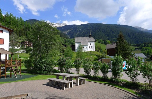 Acletta Apartment | Cosy apartment for 4 guests with pool, WIFI, TV, balcony and panoramic view