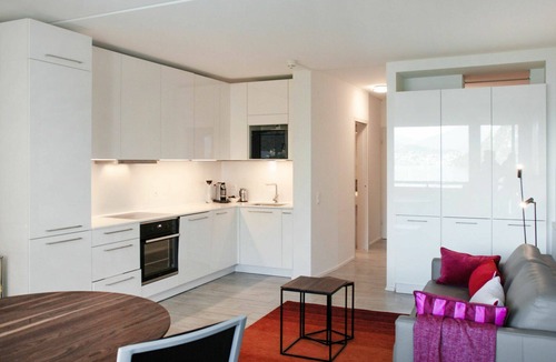 Bissone Apartment | Cosy apartment for 4 guests with A/C, WIFI, pool, TV, balcony and panoramic view