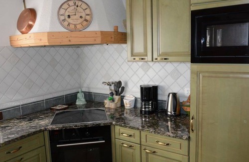 Gstaad Apartment | Cosy apartment for 4 guests with WIFI, TV and pets allowed