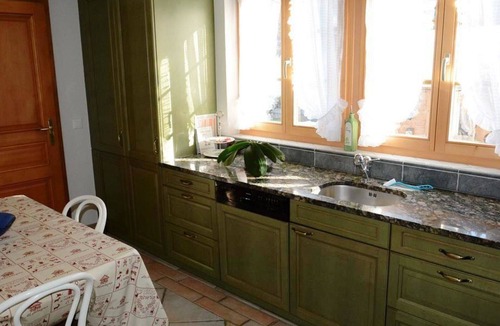 Gstaad Apartment | Cosy apartment for 4 guests with WIFI, TV and pets allowed