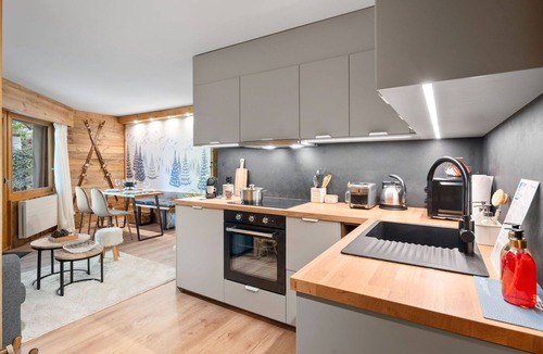 Lens Apartment | Cosy apartment for 4 guests with WIFI, TV and patio