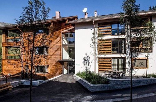 Parpan Apartment | Cosy apartment for 4 guests with WIFI, TV, balcony, pets allowed and parking