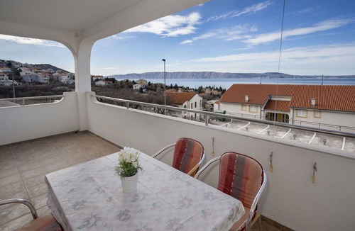 Klenovica Apartment | Cosy apartment for 4 guests with WIFI, A/C, pool, TV and terrace