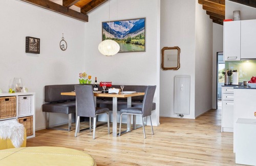 Graechen Apartment | Cosy apartment for 4 people with WIFI, TV, balcony and panoramic view
