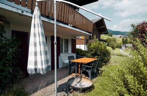 Amden Apartment | Cosy apartment for 4 people with WIFI, TV, balcony, pets allowed and parking