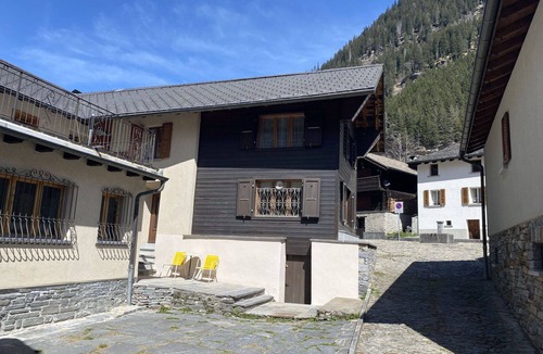 Augio Apartment | Cosy apartment for 4 people with WIFI, TV, patio, pets allowed and panoramic view