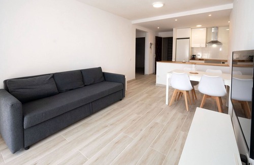 Cunit Apartment | Cosy apartment for 4 people with A/C, pool, WIFI, TV and balcony