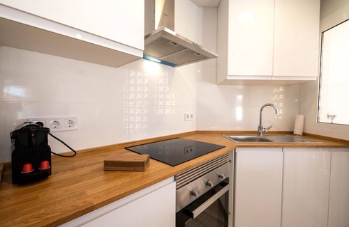 Cunit Apartment | Cosy apartment for 4 people with A/C, pool, WIFI, TV and balcony