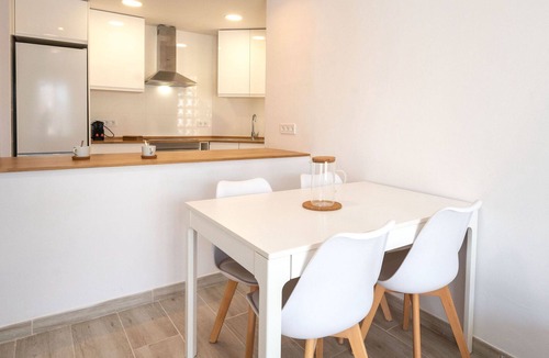 Cunit Apartment | Cosy apartment for 4 people with A/C, pool, WIFI, TV and balcony