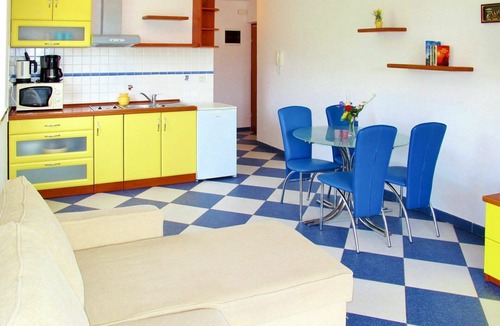 Rabac Apartment | Cosy apartment for 4 people with pool, WIFI, A/C, TV, terrace and pets allowed