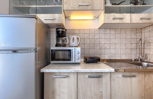 Novigrad Apartment | Cosy apartment for 4 people with A/C, WIFI, TV and terrace