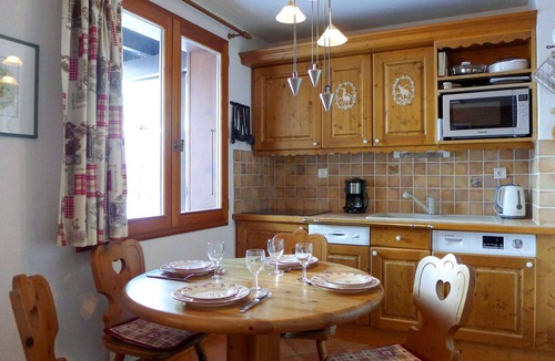 Le Tour Apartment | Cosy apartment for 5 guests with WIFI